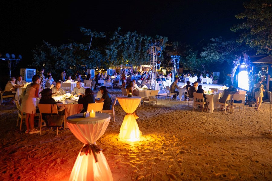 Galapagos Beach (seafront)