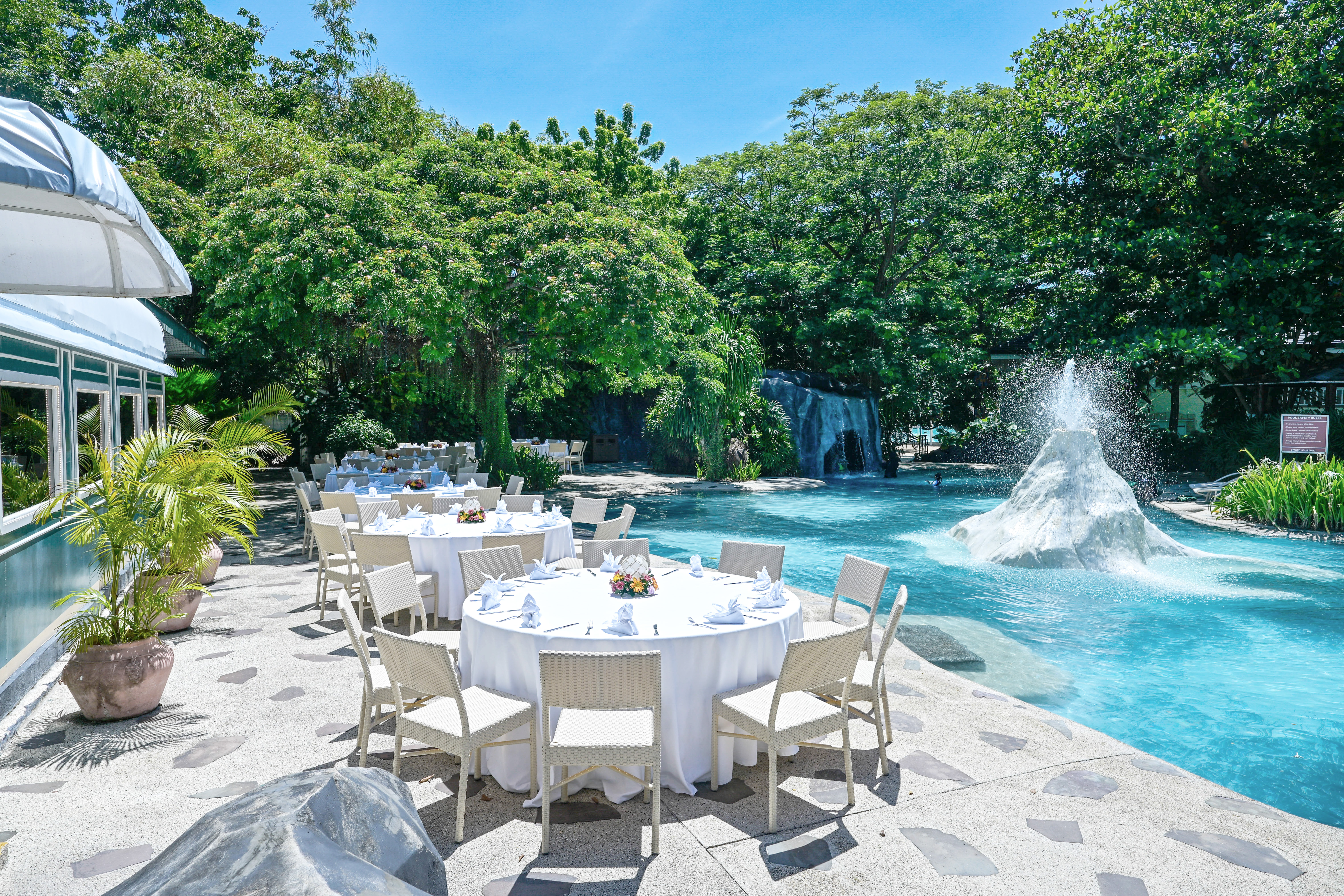 Savannah Poolside